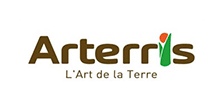 Arterris : L'Art de la Terre - Logo Coopérative Agricole Logo Arterris marron, icône plante verte et soleil. Slogan : L'Art de la Terre.